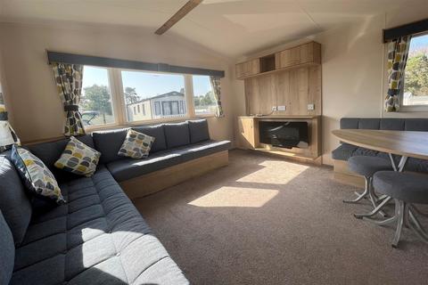 3 bedroom mobile home for sale, St Leonards, Dorset