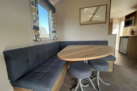 3 bedroom mobile home for sale, St Leonards, Dorset