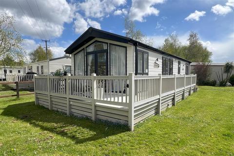 2 bedroom mobile home for sale, Oakdene Forest Park, St Leonards