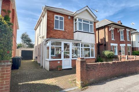 3 bedroom detached house for sale, Queen Mary Avenue, Moordown, Bournemouth