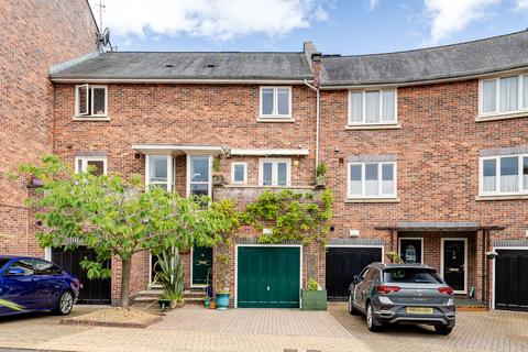 3 bedroom townhouse for sale, Waters Edge, Chester CH1