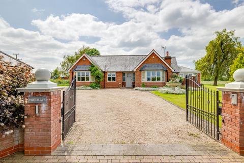 5 bedroom detached house for sale, Daisy Lane, Rossett