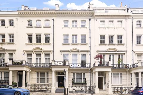 2 bedroom apartment to rent, Ennismore Gardens, Knightsbridge, SW7