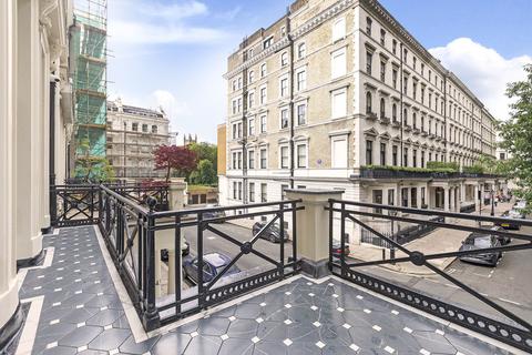 2 bedroom apartment to rent, Ennismore Gardens, Knightsbridge, SW7