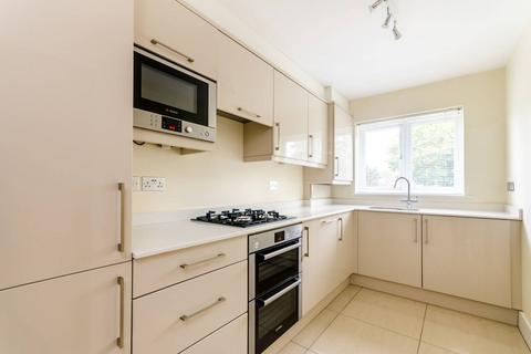 2 bedroom flat to rent, Clarence Road, Bickley, Bromley, BR1