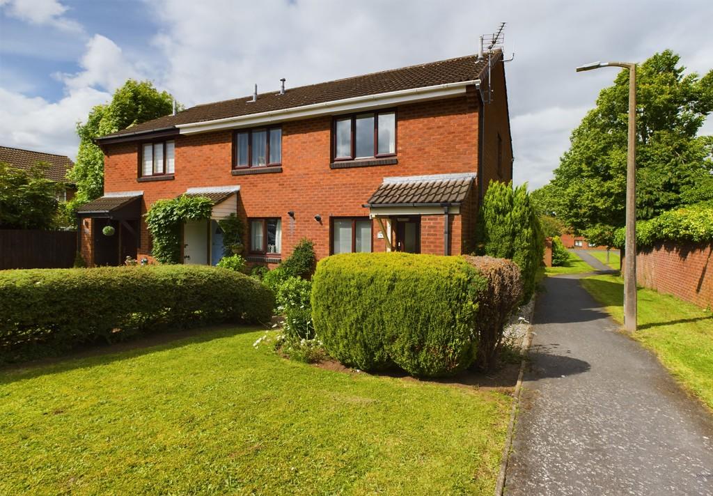 Lawford Avenue, Boley Park, Lichfield 2 bed end of terrace house for