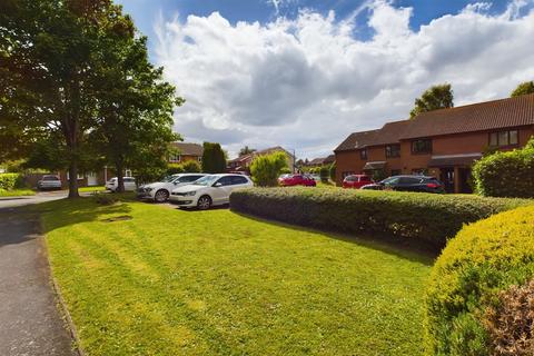 2 bedroom end of terrace house for sale, Lawford Avenue, Boley Park, Lichfield