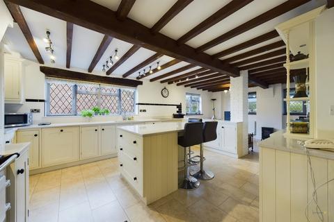 5 bedroom detached house for sale, Wood Lane, Uttoxeter