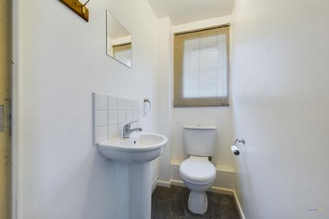 10 Russell Close, Uttoxeter, ST14 8HZ