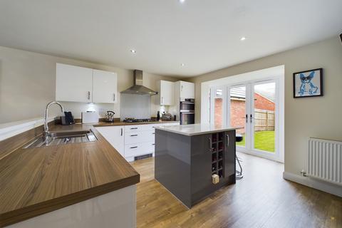 4 bedroom detached house for sale, King Lane, Burton-on-Trent