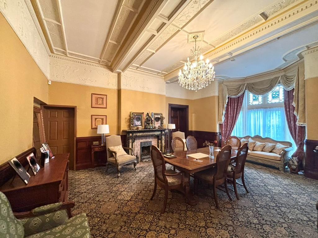 Dining room 1.