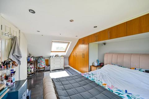 2 Speirs Close, New Malden, KT3 6RQ