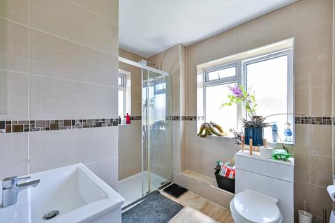 2 Speirs Close, New Malden, KT3 6RQ