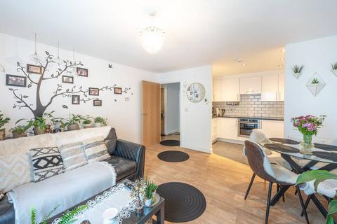 2 bedroom flat for sale, Salk Close, Colindale, London, NW9