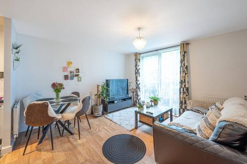 2 bedroom flat for sale, Salk Close, Colindale, London, NW9