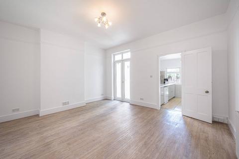 3 bedroom terraced house to rent, MONTAGU ROAD, Hendon, London, NW4