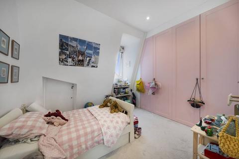 3 bedroom maisonette to rent, Heaton Road, Tooting, Mitcham, CR4