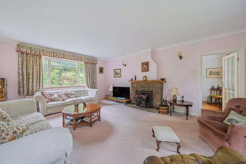 5 bedroom detached house for sale, Pine Close, Kenley