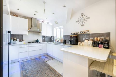 3 bedroom flat for sale, Brondesbury Park, Brondesbury, London, NW6