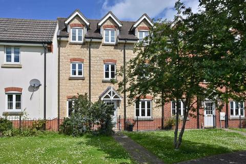 3 bedroom terraced house for sale, King Edward Close, Calne