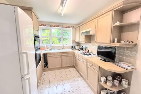 10 Pembury Close, Sutton Coldfield, B74 2FH