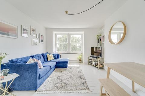 Flat D, 160 Stapleton Hall Road, London, N4 4QJ