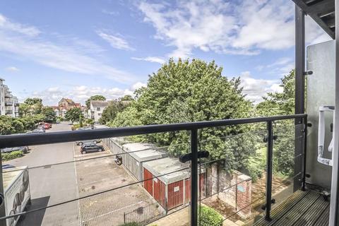 2 bedroom flat for sale, Gisors Road, Southsea