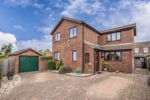 4 bedroom detached house for sale, Colmer Court, Burgess Hill
