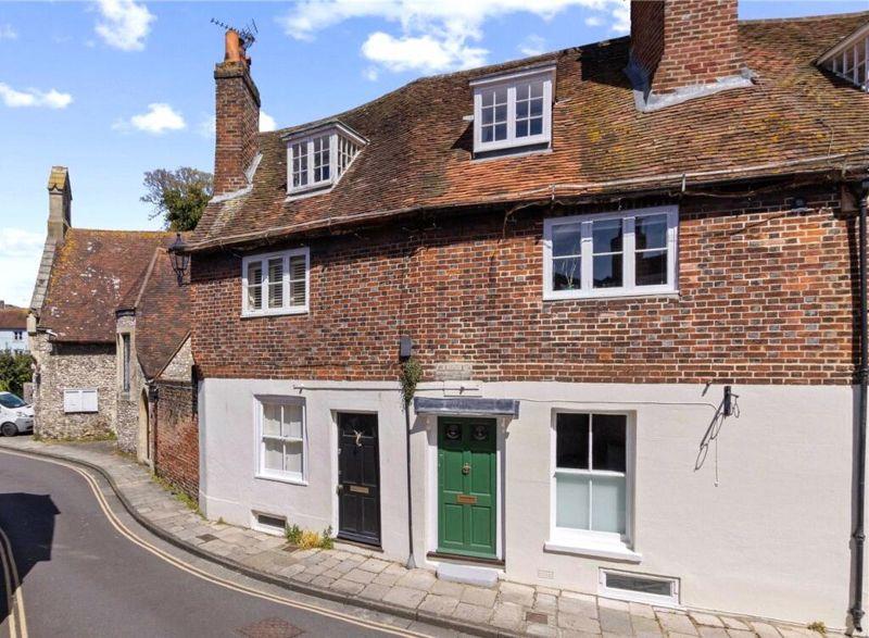 West Pallant, Chichester 2 bed terraced house £1,600 pcm (£369 pw)