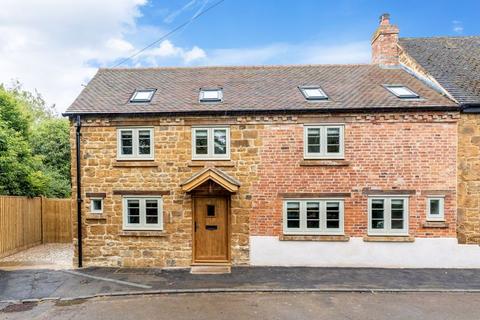 5 bedroom cottage for sale, Bridge Street, Fenny Compton