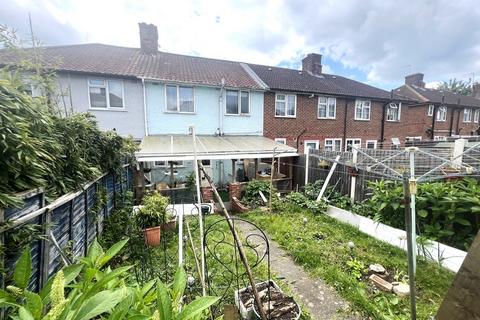3 bedroom terraced house for sale, Abbots Road, Edgware