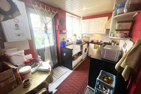 3 bedroom terraced house for sale, Abbots Road, Edgware