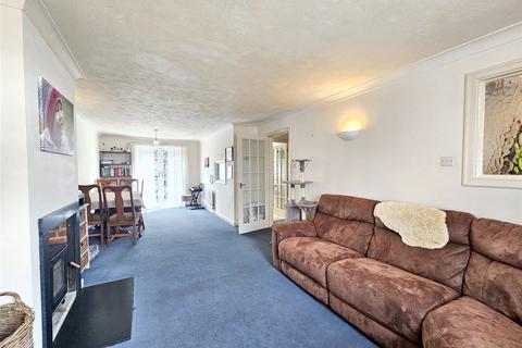 3 bedroom terraced house for sale, Poplar Way, West Sussex GU29