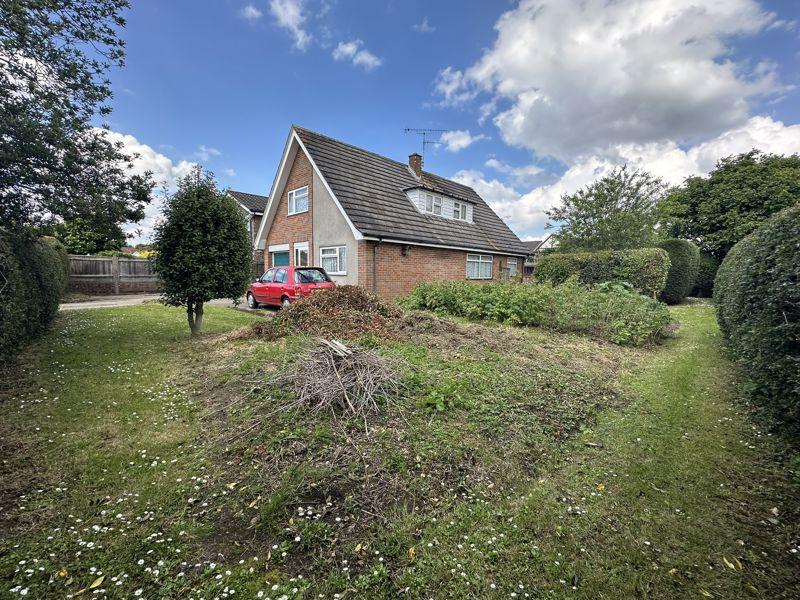 Oakengrove Close, Holmer Green 4 bed detached house for sale - £675,000