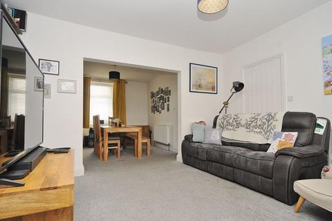 4 bedroom terraced house for sale, Wellington Street, Plymouth. Spacious Family Home with a Large Garden