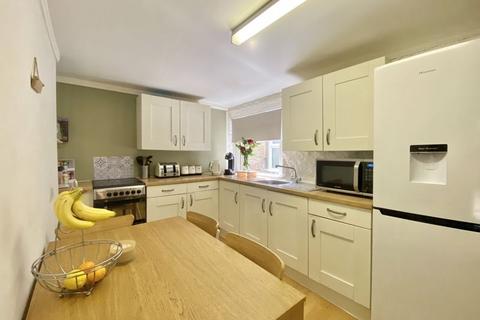 14 Kersland Road, Glengarnock, Beith, KA14 3BA