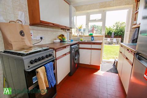 4 Elm Drive, Cheshunt, Waltham Cross, EN8 0RD