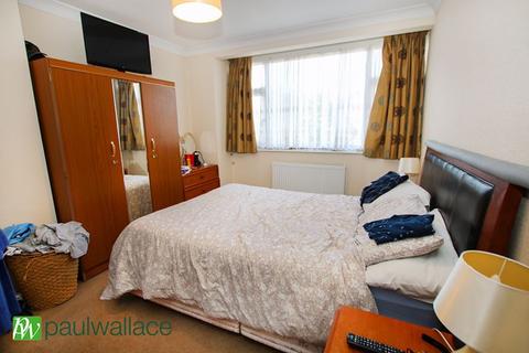 4 Elm Drive, Cheshunt, Waltham Cross, EN8 0RD