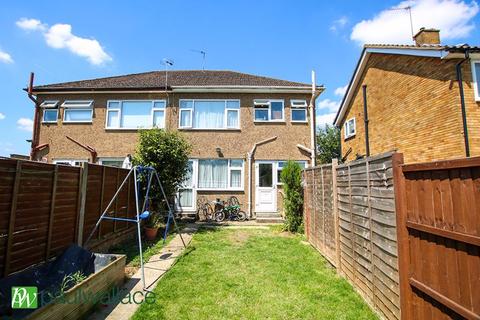4 Elm Drive, Cheshunt, Waltham Cross, EN8 0RD