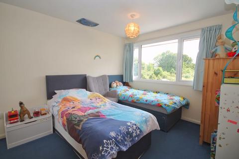 98 Dutton Way, Iver, SL0 9NX