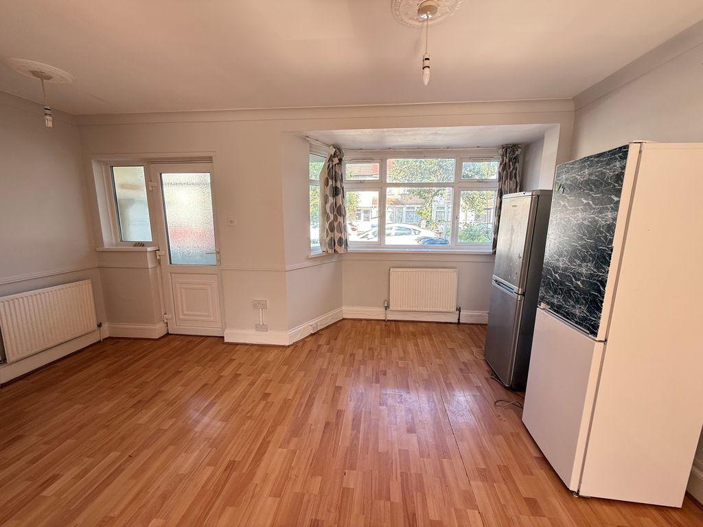 House in Harrow - View 3