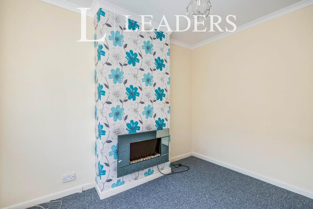 Carnarvon Road, Portsmouth, PO2 2 bed terraced house to rent £1,200