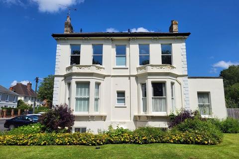 1 bedroom apartment for sale, Queens Road, Christchurch, Cheltenham GL50