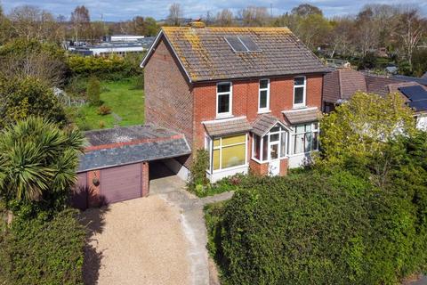 4 bedroom detached house for sale, New Road, Southbourne