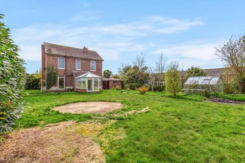 4 bedroom detached house for sale, New Road, Southbourne