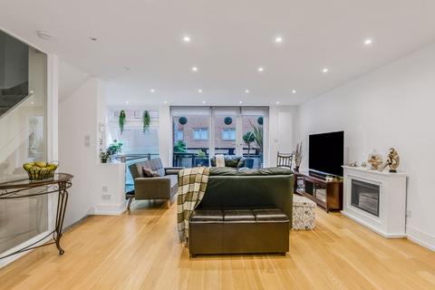 3 bedroom mews for sale, St James's Terrace Mews NW8