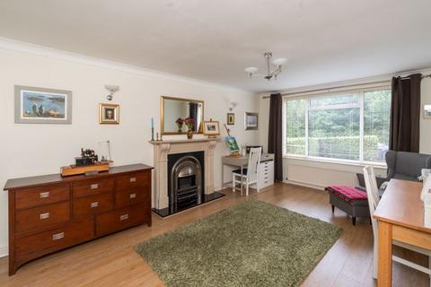 40 Birchgate, Wollescote, Stourbridge, DY9 8XN