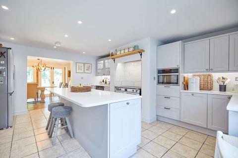 5 bedroom detached house to rent, Holt Road, Dereham NR20