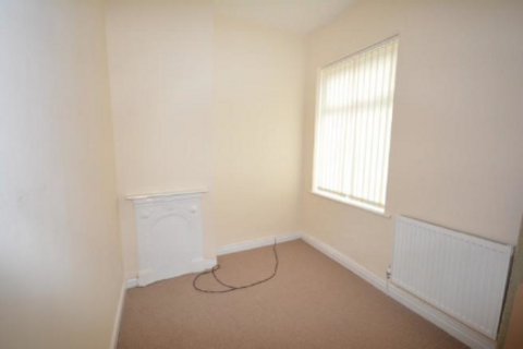 3 bedroom end of terrace house to rent, Fletcher Street, Crewe, CW1