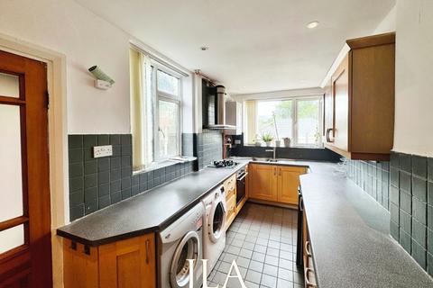 4 bedroom semi-detached house to rent, Wigston LE18